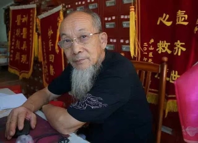 本草蕴仁心 杏林守薪传——非遗传承人蔡锦芳的六十载岐黄之路